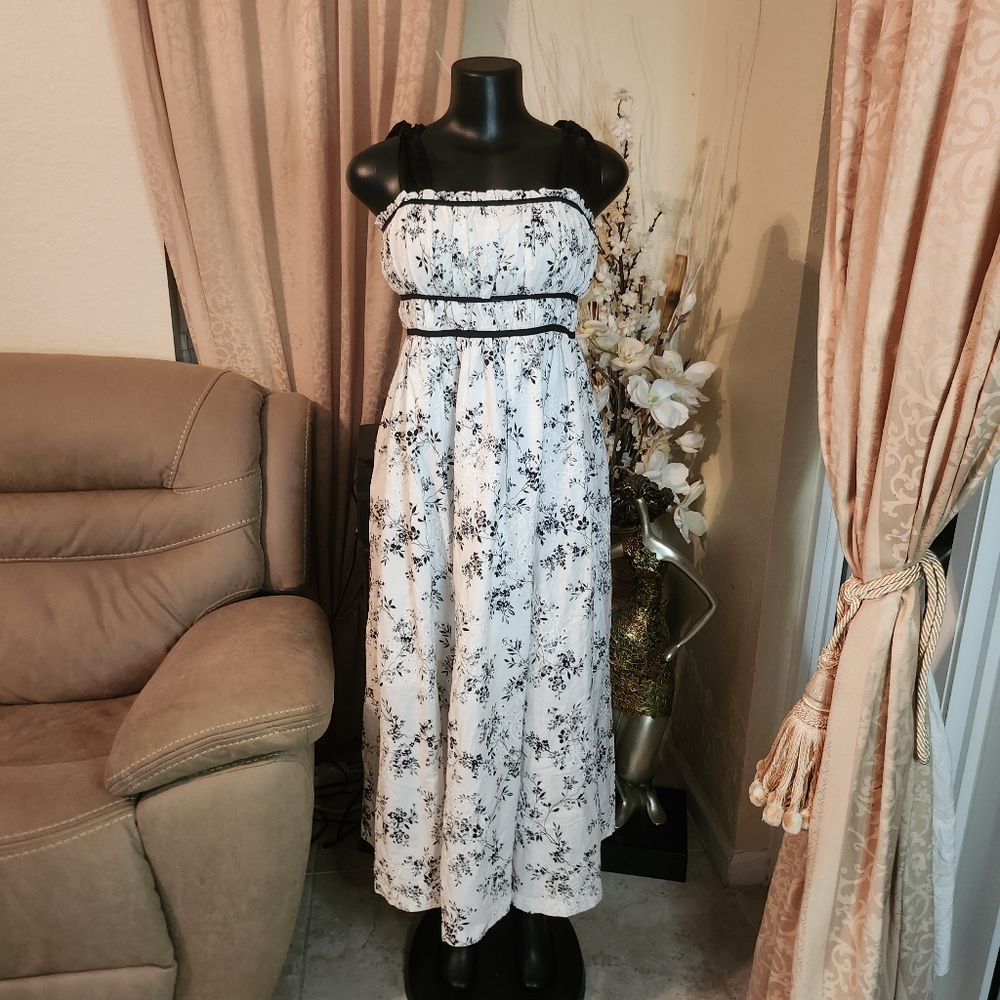 Forever 21 Floral Print Eyelet Maxi dress size S NWOT - Picture 2 of 6